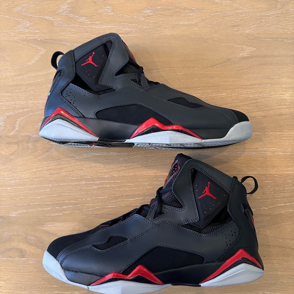 Men’s 11 Jordan True Flight ‘Black Gym-Red’ *New w Box*